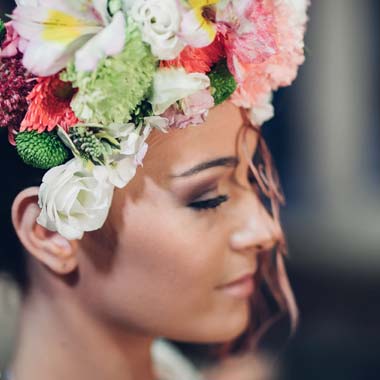 coiffure fleurs backstage